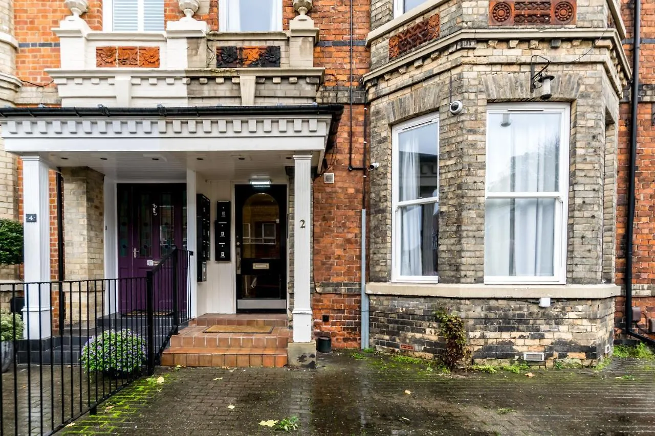Sycamore Apartments York 0*,